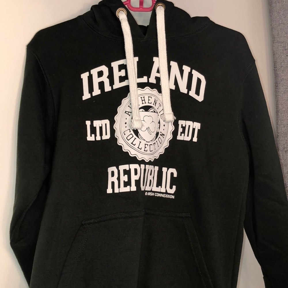 Authentic Ireland green sweatshirt